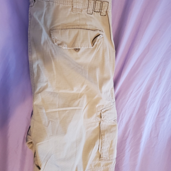 Men's cargo shorts - Picture 3 of 3